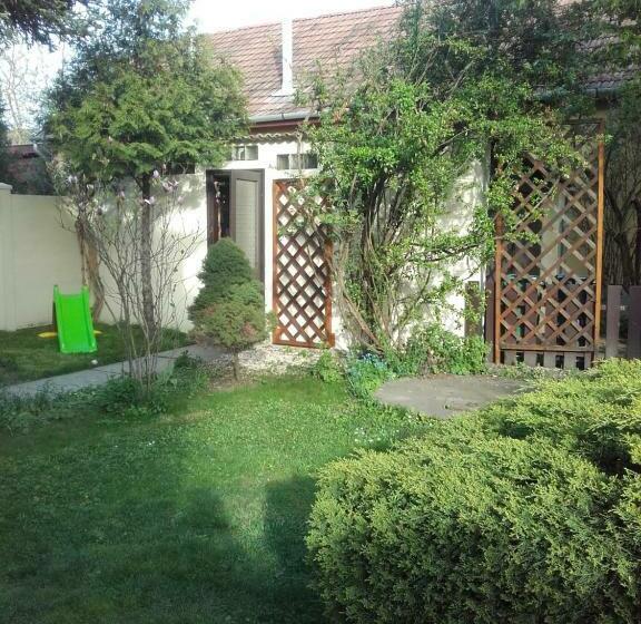 بنسيون Hold On Apartman