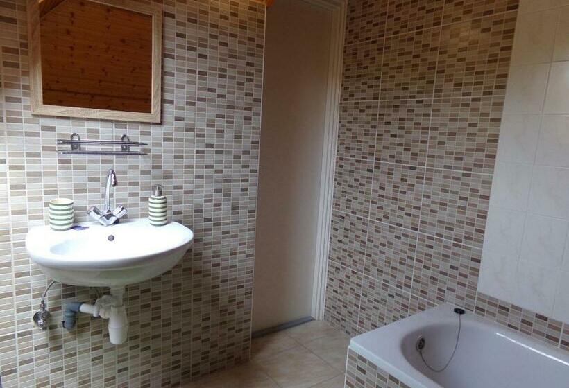 بنسيون Hold On Apartman