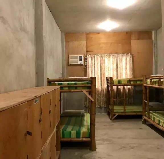 Sharky Hostel Oslob