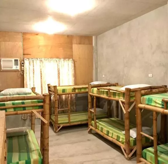 Sharky Hostel Oslob
