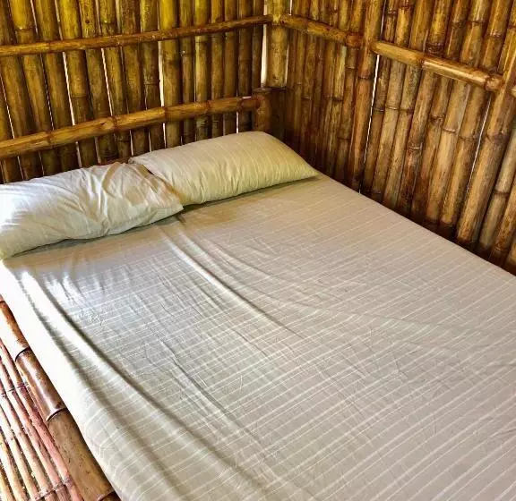 Sharky Hostel Oslob