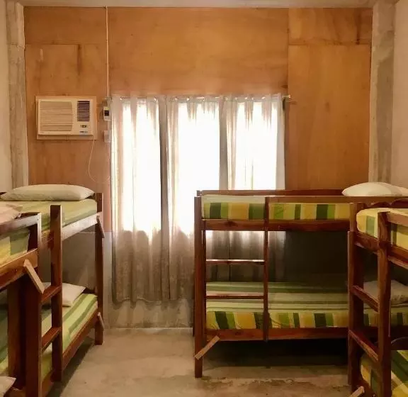 Sharky Hostel Oslob