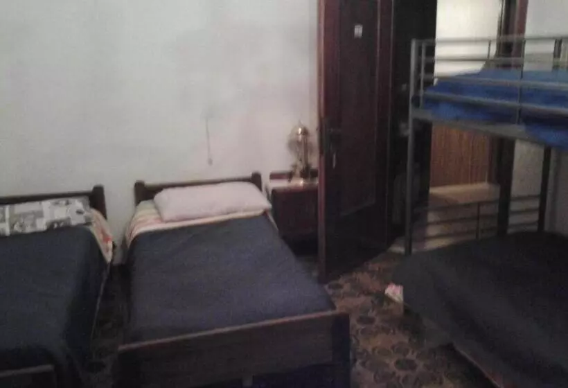 تختخواب و صبحانه Lontani Da Casa Asd