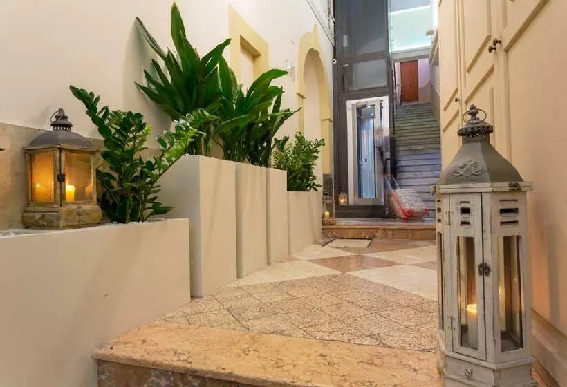 تختخواب و صبحانه Le Suites Del Duomo