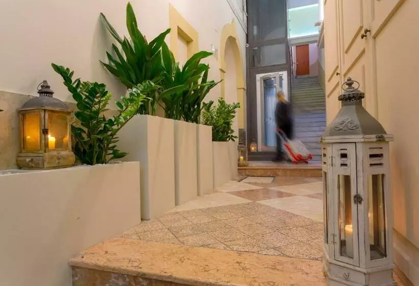 تختخواب و صبحانه Le Suites Del Duomo