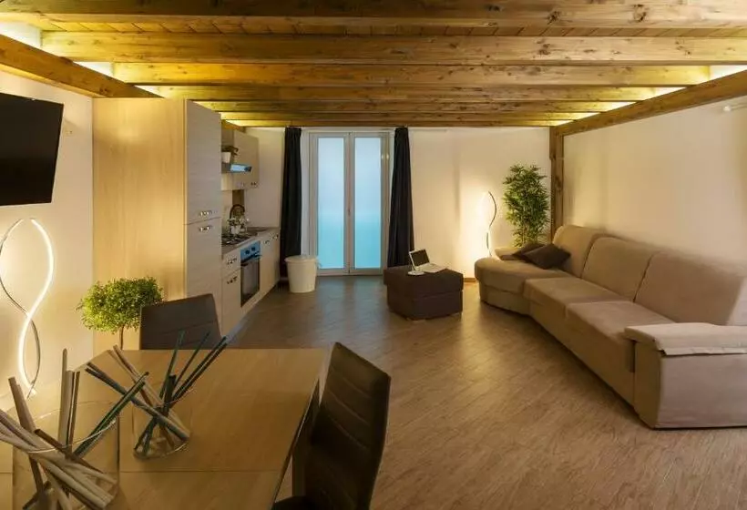 تختخواب و صبحانه Le Suites Del Duomo