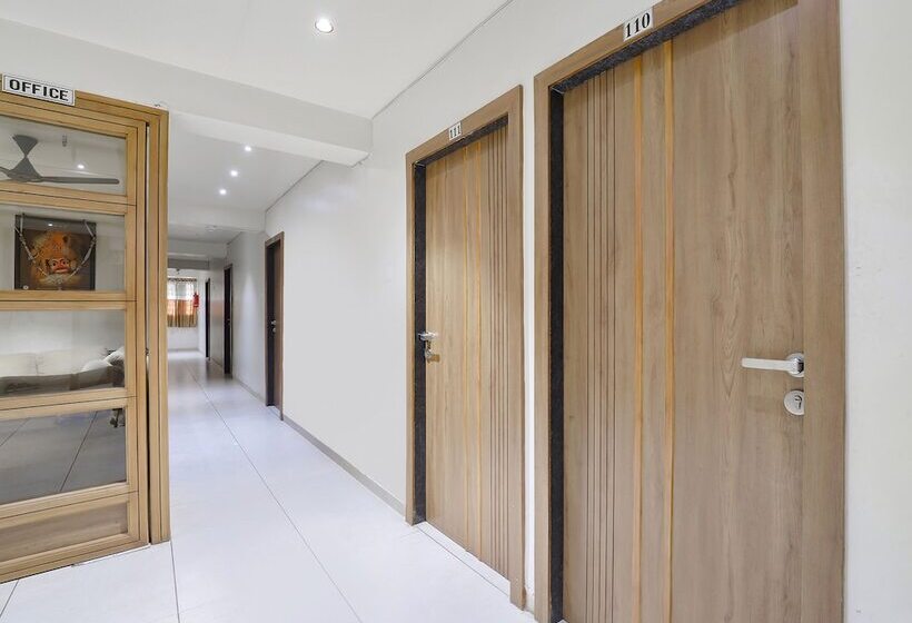 Fabhotel Bharosa Inn