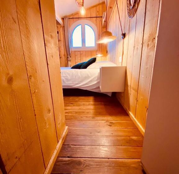 ホテル Hôtel Le Caillebotis