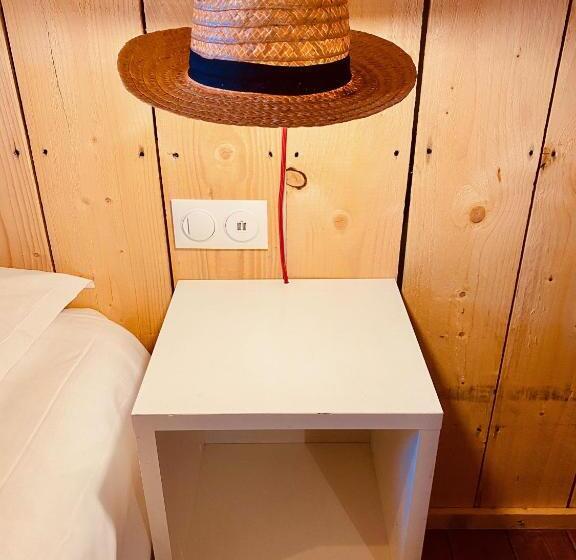 ホテル Hôtel Le Caillebotis