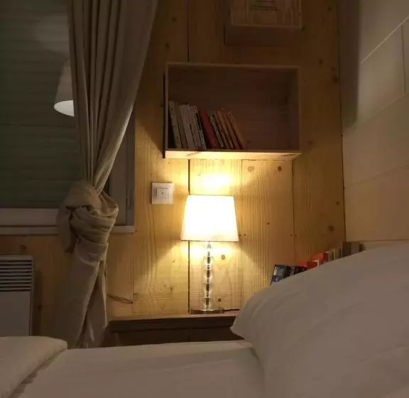 ホテル Hôtel Le Caillebotis
