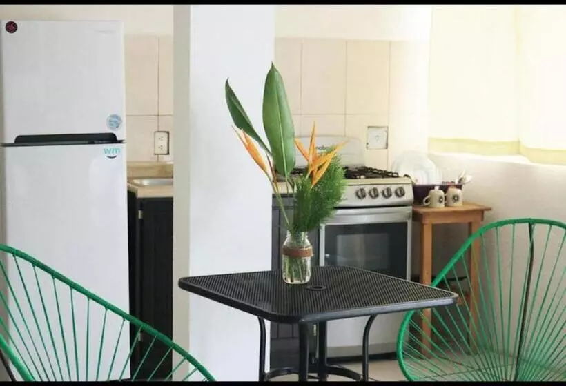ペンション Room In Guest Room Apartment With Blacony And Sea View