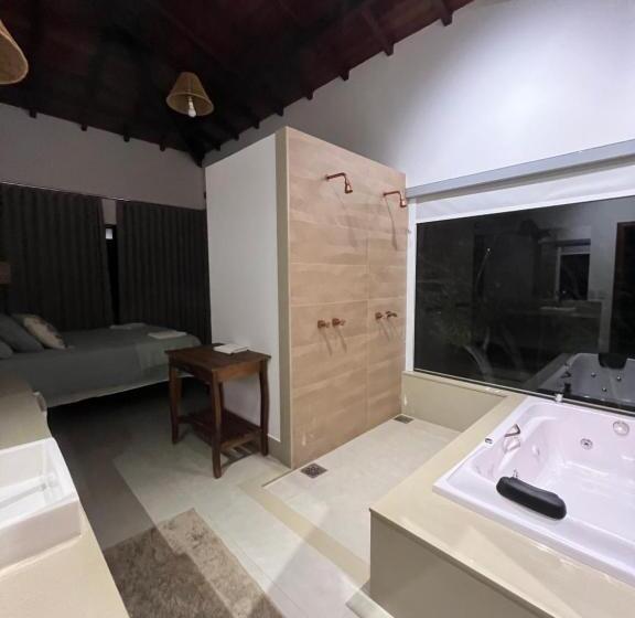 ユースホステル Paraíso Capitólio Suítes Pousada