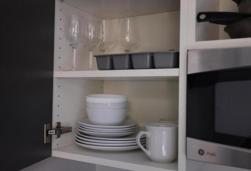 Charming & Stylish Studio On Beacon Hill #2