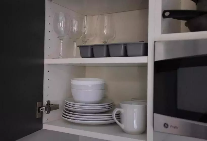 Charming & Stylish Studio On Beacon Hill #2