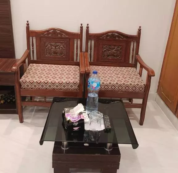 پانسیون Clifton Lodge
