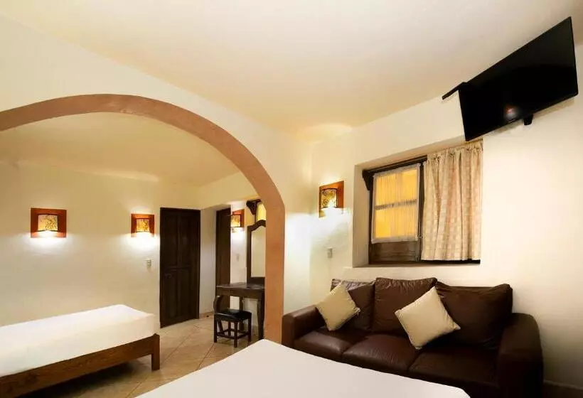 ホテル Casa Del Virrey & Suites