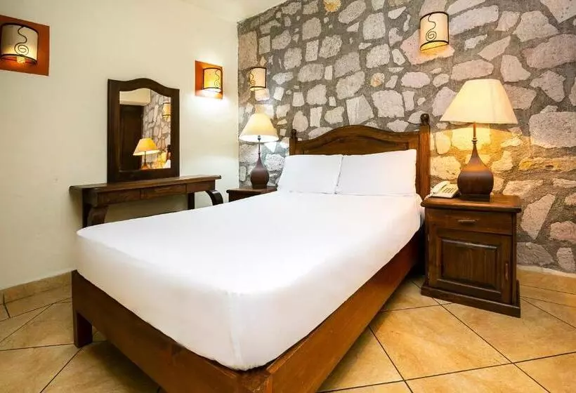 ホテル Casa Del Virrey & Suites