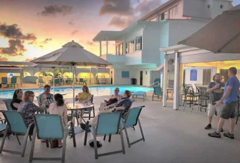 استراحتگاه Hilltop Villas At Bluebeard S Castle