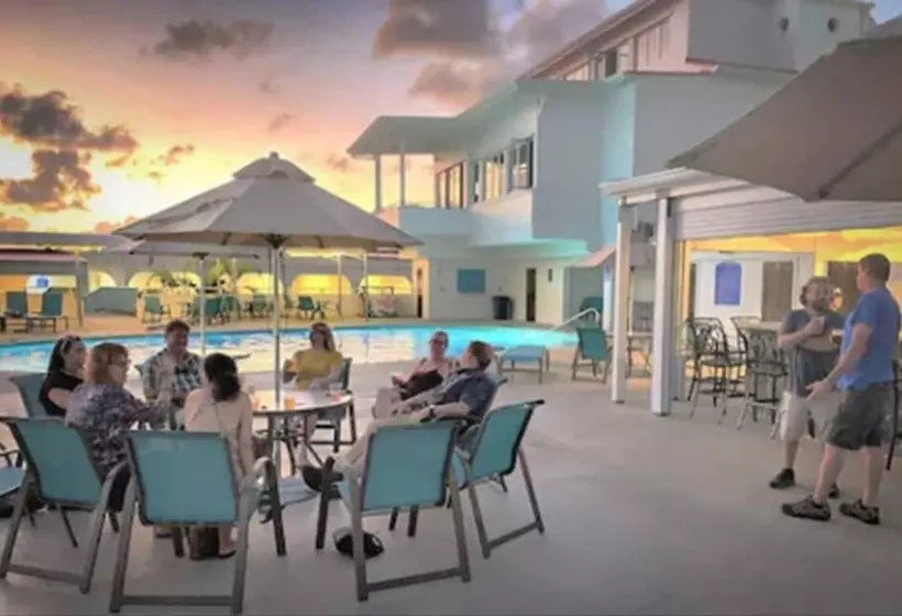 استراحتگاه Hilltop Villas At Bluebeard S Castle