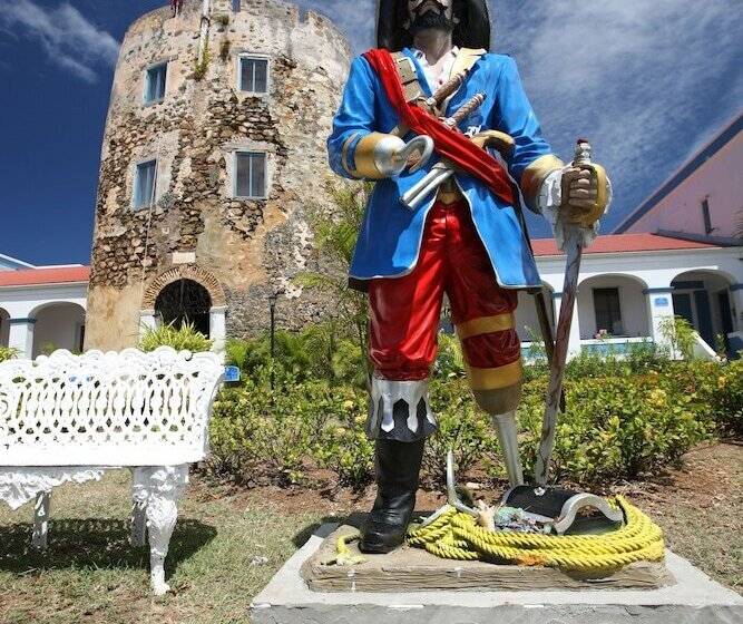 استراحتگاه Hilltop Villas At Bluebeard S Castle