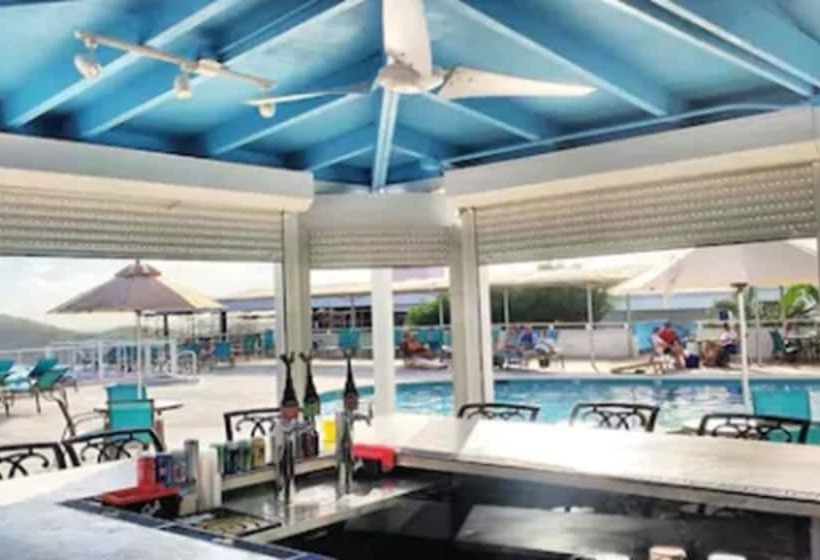 استراحتگاه Hilltop Villas At Bluebeard S Castle