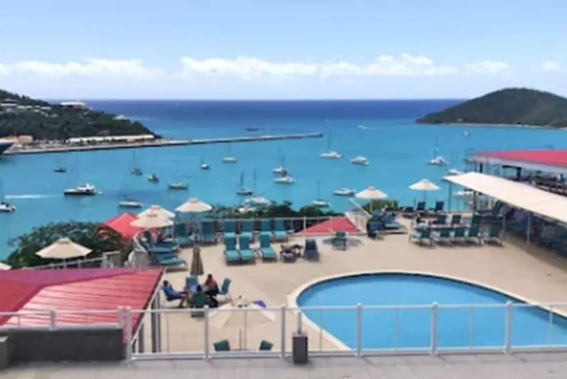 استراحتگاه Hilltop Villas At Bluebeard S Castle