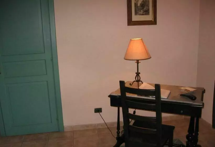 Hotelli Albergo La Fontanella