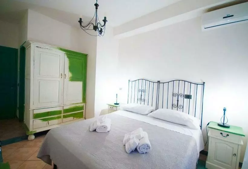 Hotelli Albergo La Fontanella