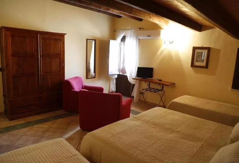 Hotelli Albergo La Fontanella