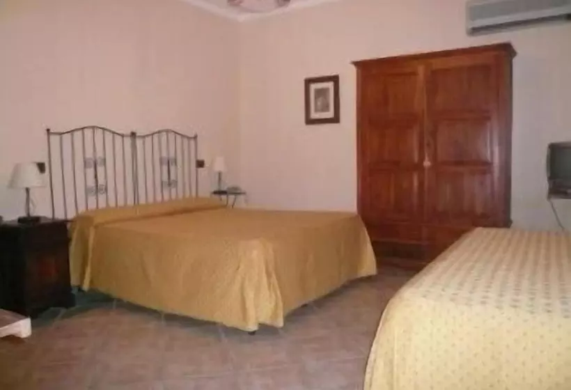 Hotelli Albergo La Fontanella