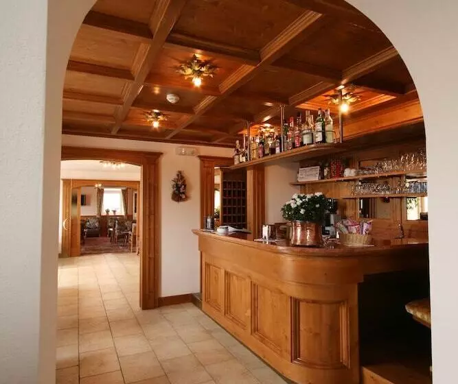 בית מלון כפרי Des Alpes