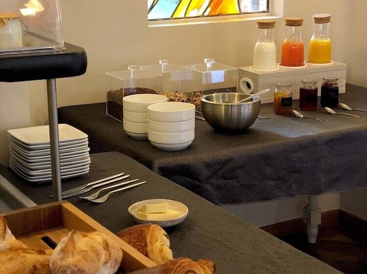 Отель Hôtel La Table 2 Giffon