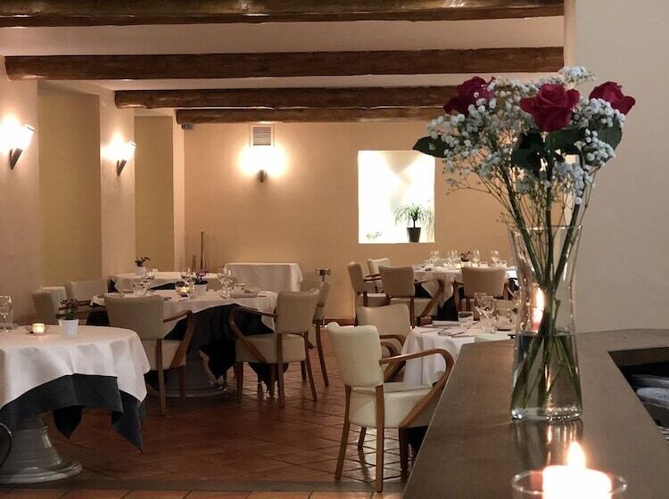 Отель Hôtel La Table 2 Giffon