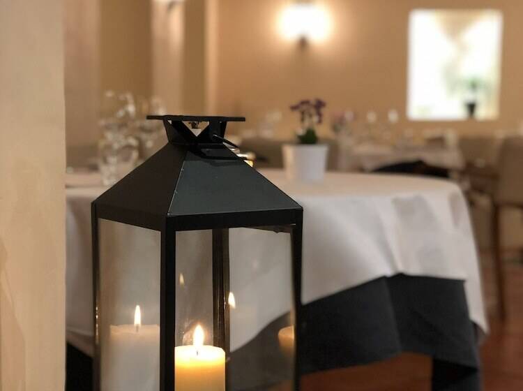 Отель Hôtel La Table 2 Giffon