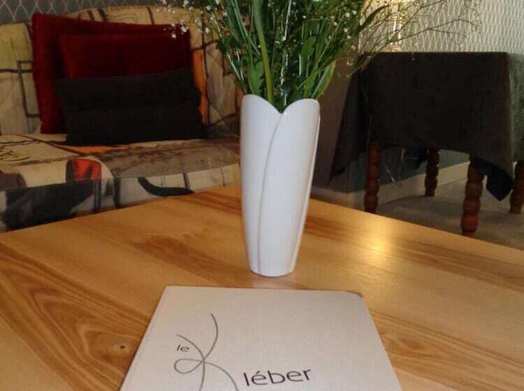 Отель Hôtel La Table 2 Giffon