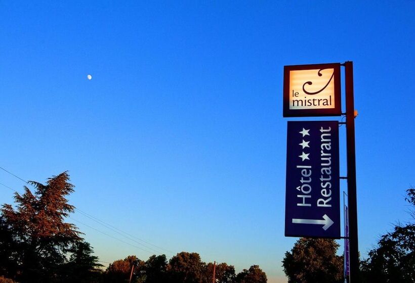 בית מלון כפרי Logis Hôtel Le Mistral   Restaurant   Montélimar Sud