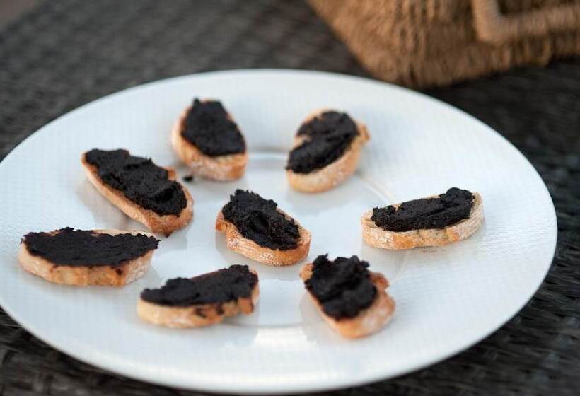 בית מלון כפרי Logis Hôtel Le Mistral   Restaurant   Montélimar Sud