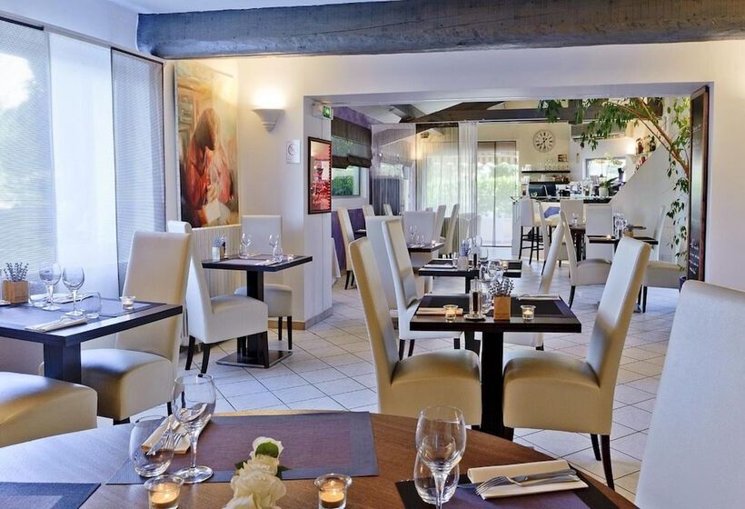 בית מלון כפרי Logis Hôtel Le Mistral   Restaurant   Montélimar Sud