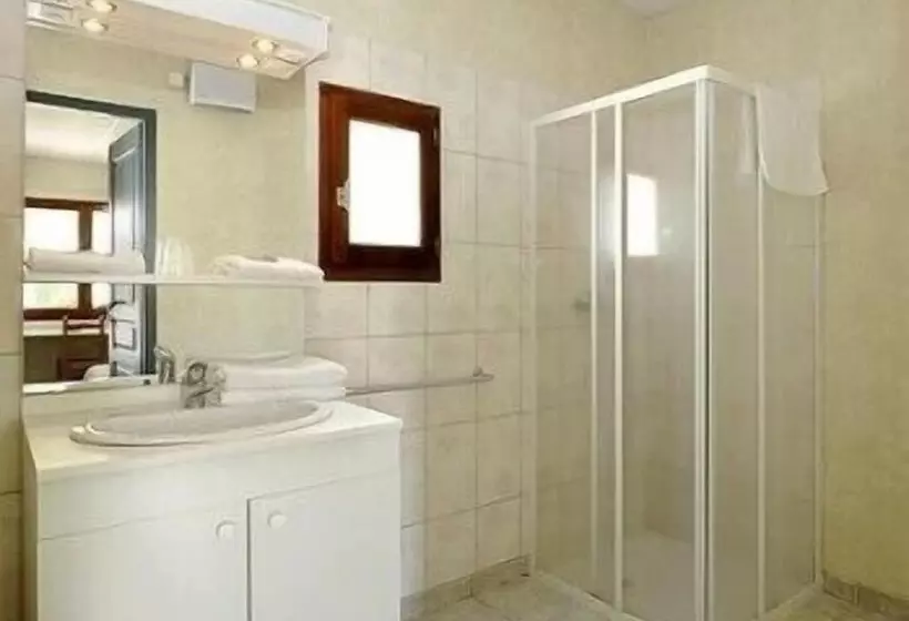 هتل Logis Hôtel Le Mistral Restaurant Montélimar Sud