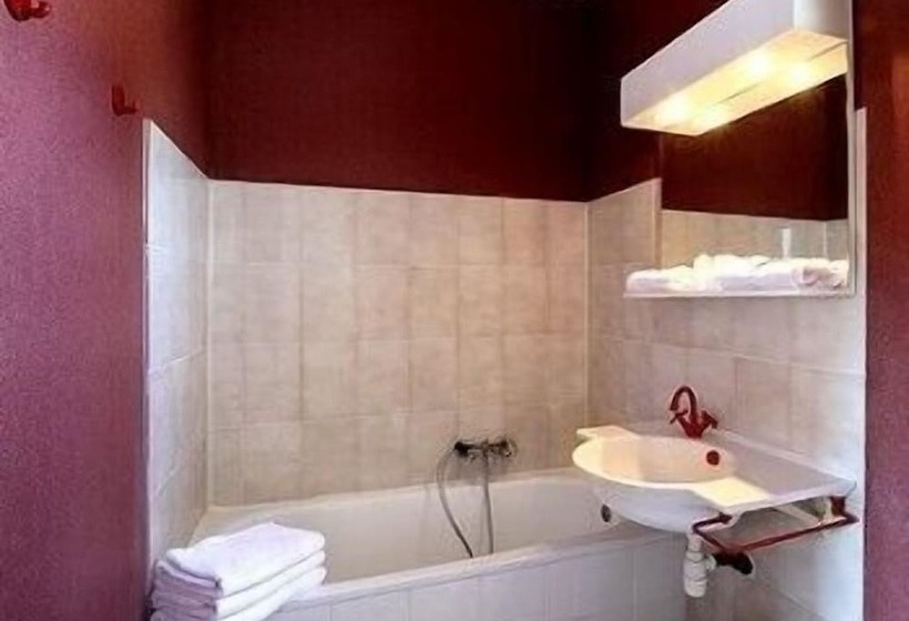 בית מלון כפרי Logis Hôtel Le Mistral   Restaurant   Montélimar Sud