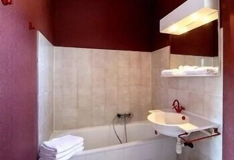 هتل Logis Hôtel Le Mistral Restaurant Montélimar Sud