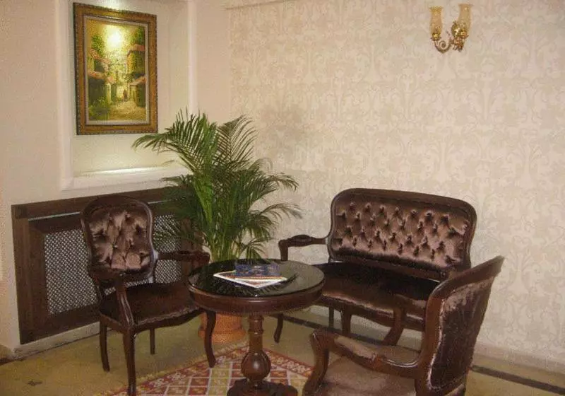 Lyon Hotel İstanbul