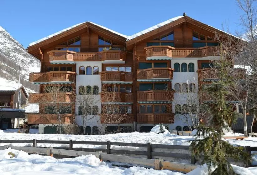 ホテル Mountain Exposure Luxury Chalets & Penthouses & Apartments