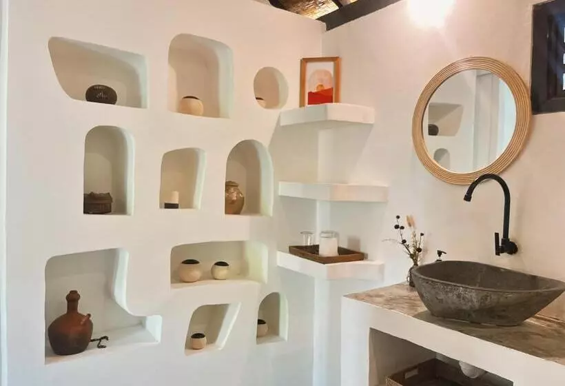 پانسیون Adi S Bungalow