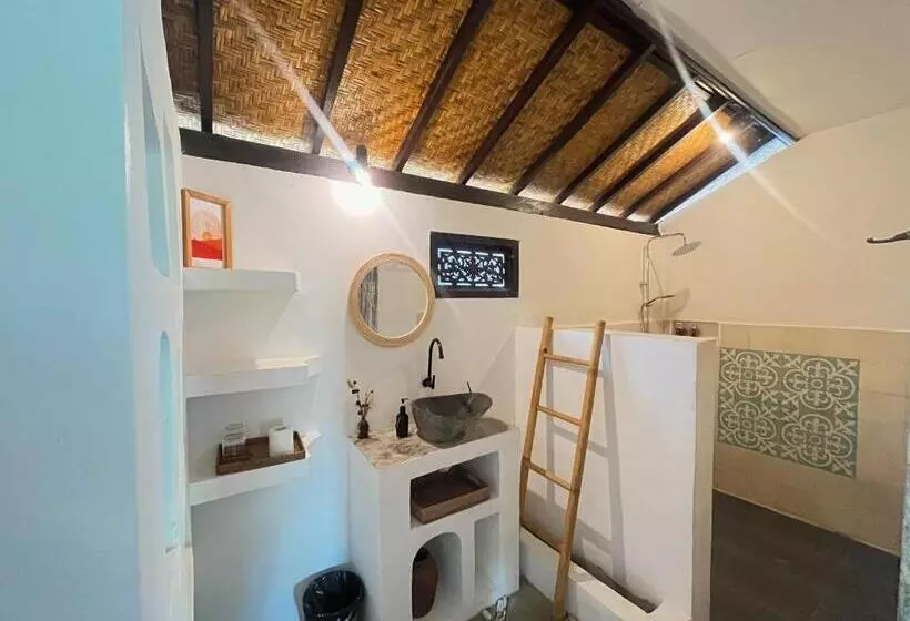 پانسیون Adi S Bungalow