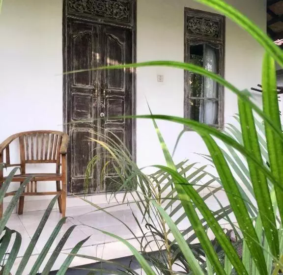 پانسیون Adi S Bungalow