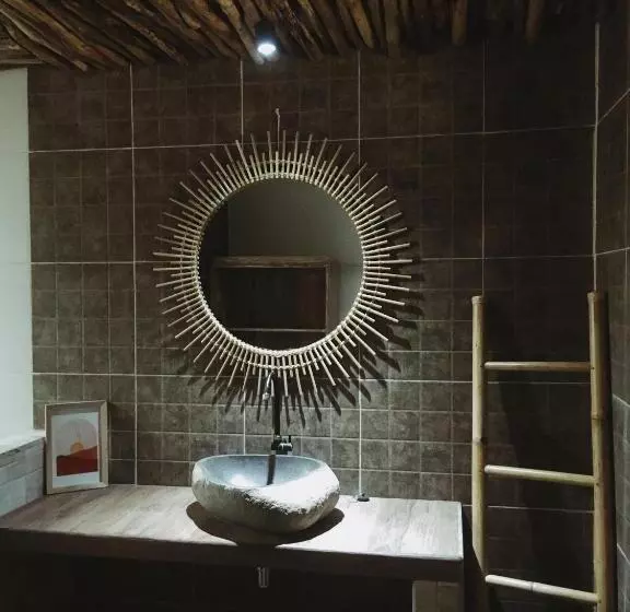 پانسیون Adi S Bungalow
