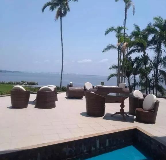 Tropical Executive Hotel N 619