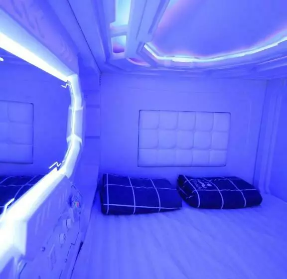 هاستل Spacepod@hive