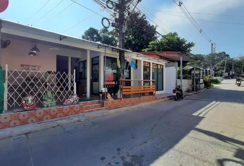 ペンション Samed Runa Village